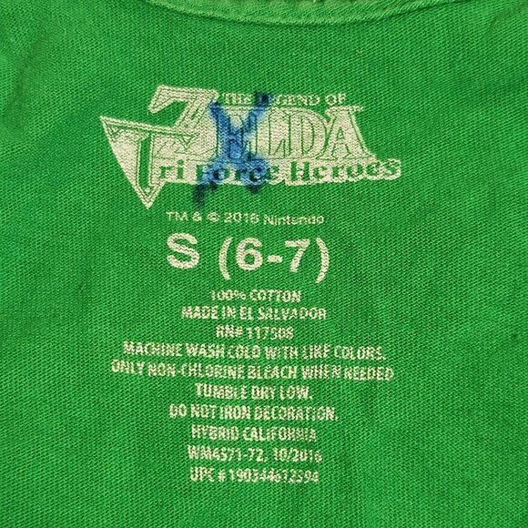 5. The Legend of Zelda Tri Force Heroes T-Shirt Sz S (6-7) - Picture 3 of 5